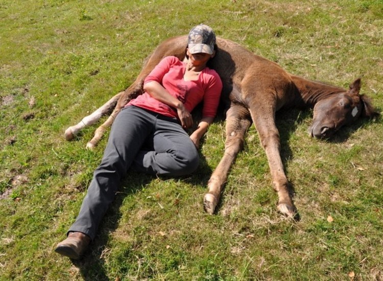 Petite sieste pour DJ CHEEKY GIRL